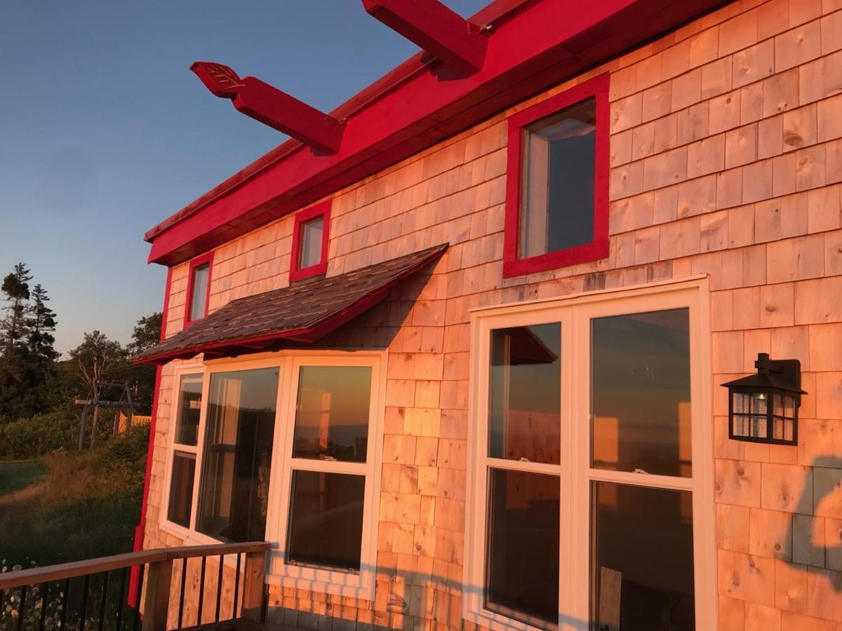 Maregold Centre - Juniper Cabin And Rose Cabin Victoria Beach Eksteriør billede