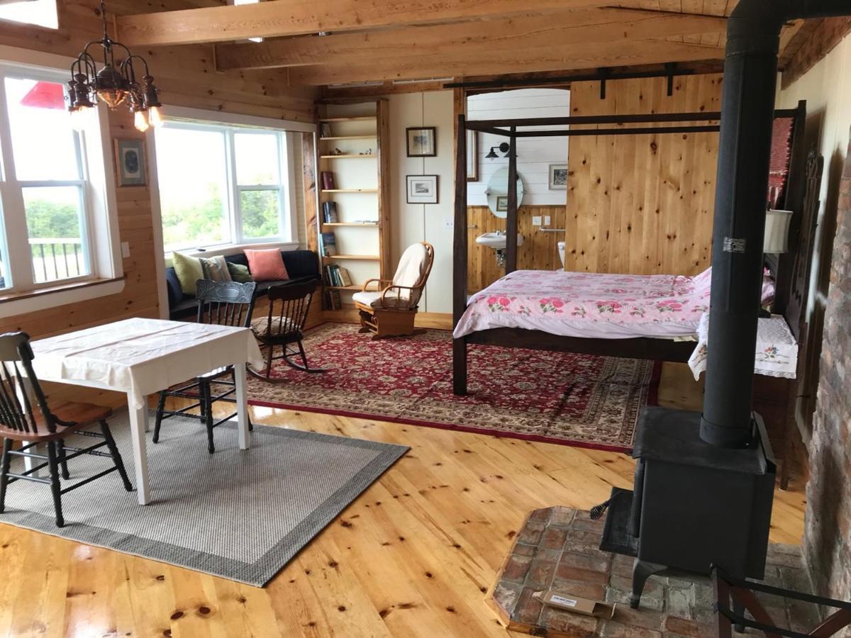 Maregold Centre - Juniper Cabin And Rose Cabin Victoria Beach Eksteriør billede
