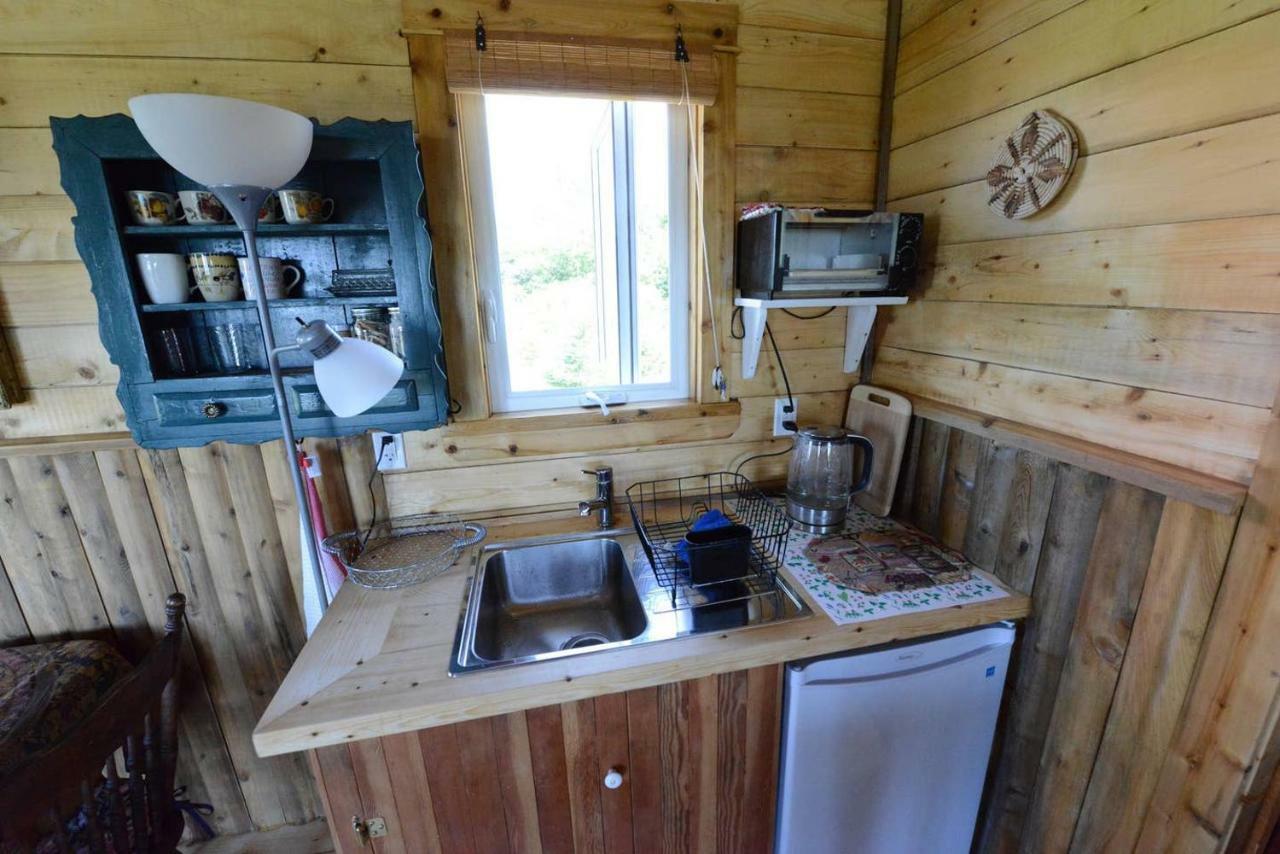 Maregold Centre - Juniper Cabin And Rose Cabin Victoria Beach Eksteriør billede